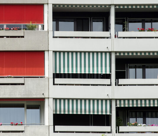 Schweizer Mieter:innen werden jährlich um 10 Milliarden Franken betrogen Mieten in der Schweiz