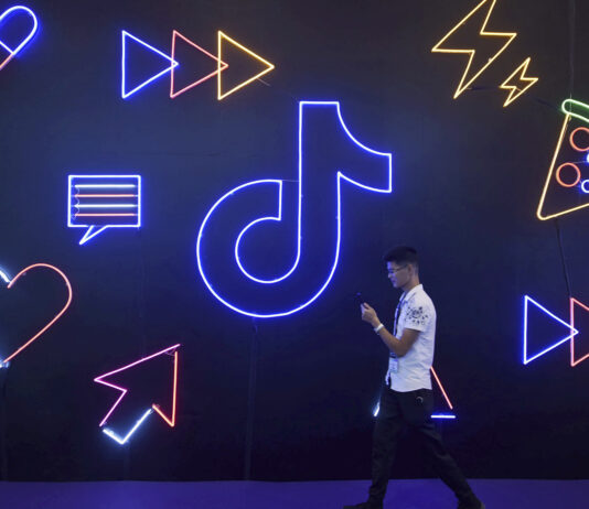 70 TikTok-Stars fordern: 30 Dollar Stundenlohn und bessere Arbeitsbedingungen für Amazon-Angestellte