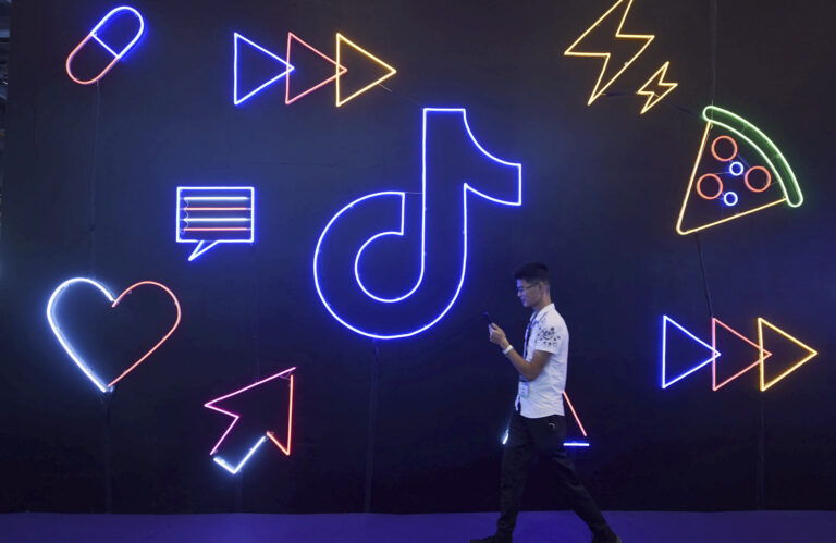 70 TikTok-Stars fordern: 30 Dollar Stundenlohn und bessere Arbeitsbedingungen für Amazon-Angestellte
