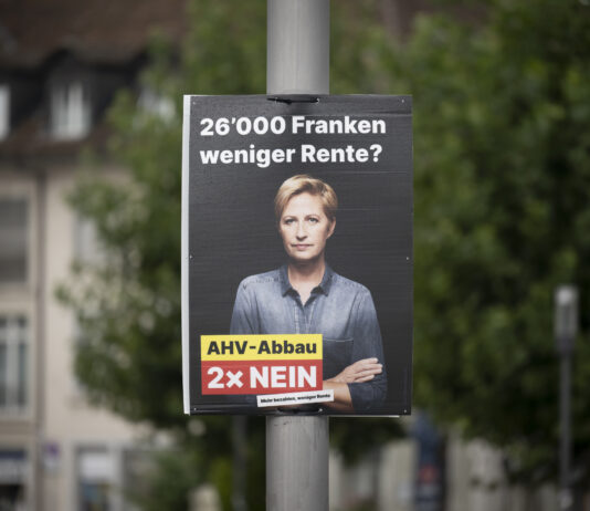 AHV-Reform bringt für Frauen einen Rentenverlust von 26’000 Franken Abstimmungsplakat AHV 21