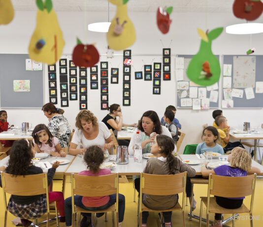 Schweiz bei Kita-Finanzierung europäisches Schlusslicht