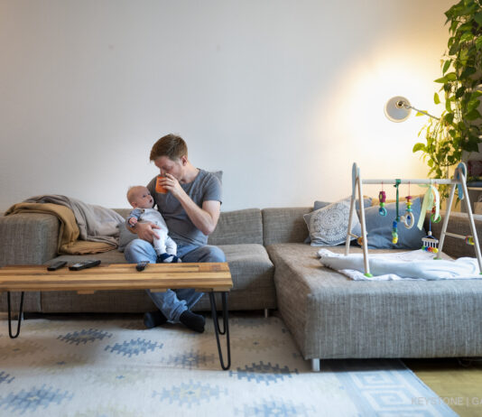 Neues finnisches Familiengesetz bringt mehr Gleichstellung bei Elternzeit