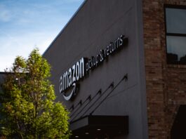Amazon vernichtet neue Waren und Retouren