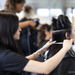 COIFFINA, LEHRE, BERUFSLEHRE, LEHRLING, LEHRTOCHTER, LEHRSTELLE, LERNENDE, BERUFSLERNENDE, AUSZUBILDENDE, AUSBILDUNGSPLATZ, COIFFEUR, COIFFEUSE, COIFFEURIN, FREISEURIN, FRISEUSE, FRISEUR, LEHRBETRIEB, SEKUNDARSTUFE II, DUALE AUSBILDUNG, BERUFLICHE GRUNDBIL