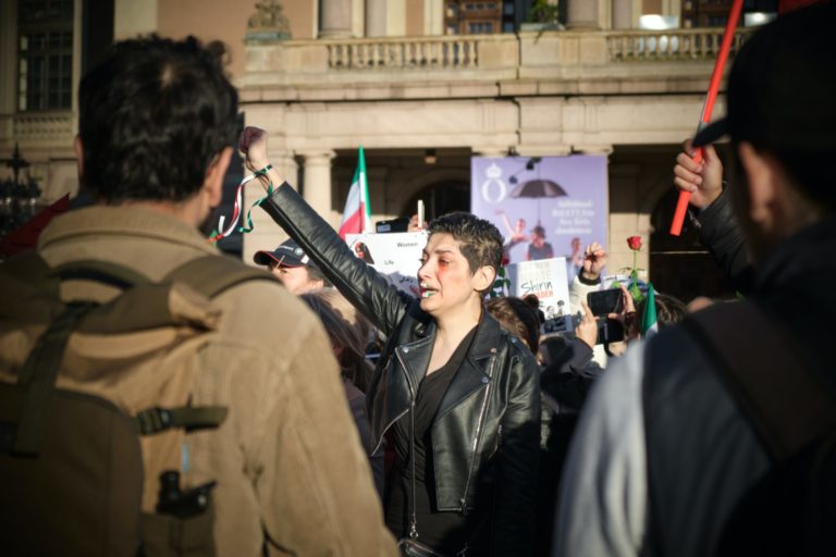 Nationalrat unterstützt den Kampf für Menschenrechte im Iran