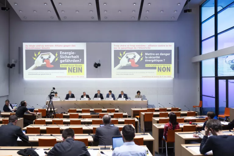 SVP verbreitet Fakenews zum Klimaschutz-Gesetz