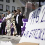 FRAUENSTREIKTAG, FRAUENSTREIKTAG, FRAUENDEMONSTRATION, FRAUENKUNDGEBUNG, FRAUENBEWEGUNG, FRAUENRECHTE, GLEICHBERECHTIGUNG, FEMINISMUS, EMANZIPATION, LOHNGLEICHHEIT, PENSIONSALTER, FORDERUNG,
