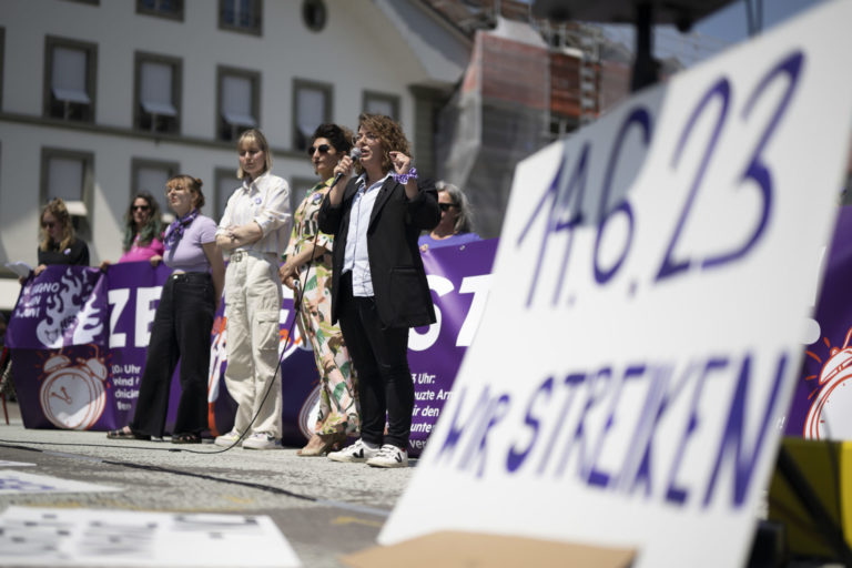 Feministischer Streik: Mindestlohn, Lohngleichheit und mehr Rente