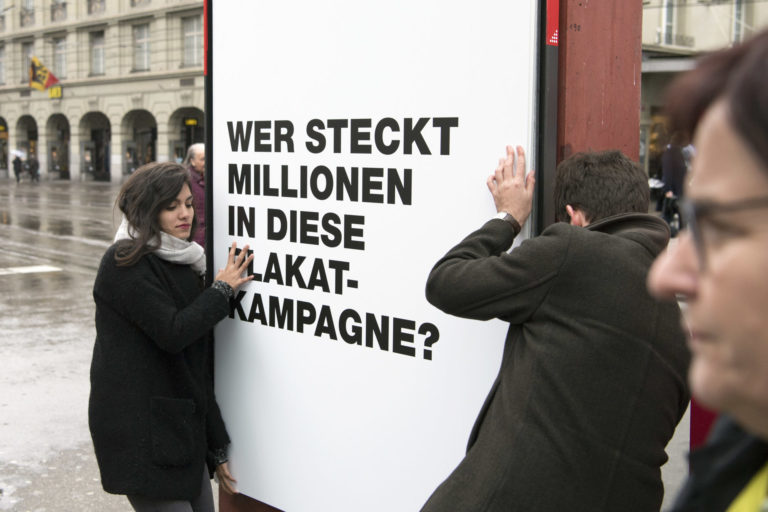 Wahlkampf: FDP und SVP schwimmen im Geld von Lobby-Organisationen