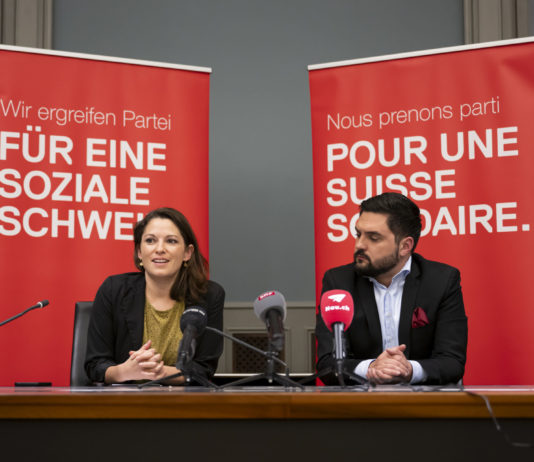 Wahlen 2023: SVP-Rechtsrutsch und positive Trendwende für die SP Das Co-Präsidium der SP Schweiz Mattea Meyer und Cédric Wermuth am Point de Press am Wahlsonntag.