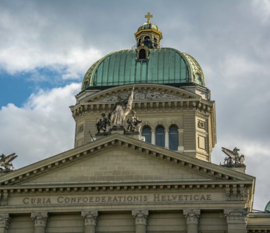 Nationalrat will Aktionsplan gegen Rassismus und Antisemitismus