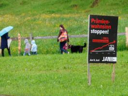 Familien im Kanton Bern bezahlen bald über 1600 Franken Prämien