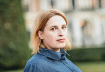 Natascha Strobl: «Wir müssen eine Zukunft skizzieren, die besser ist als die Gegenwart – solidarisch und demokratisch.» Portraitbild von Natascha Strobl