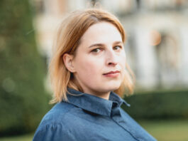 Natascha Strobl: «Wir müssen eine Zukunft skizzieren, die besser ist als die Gegenwart – solidarisch und demokratisch.» Portraitbild von Natascha Strobl