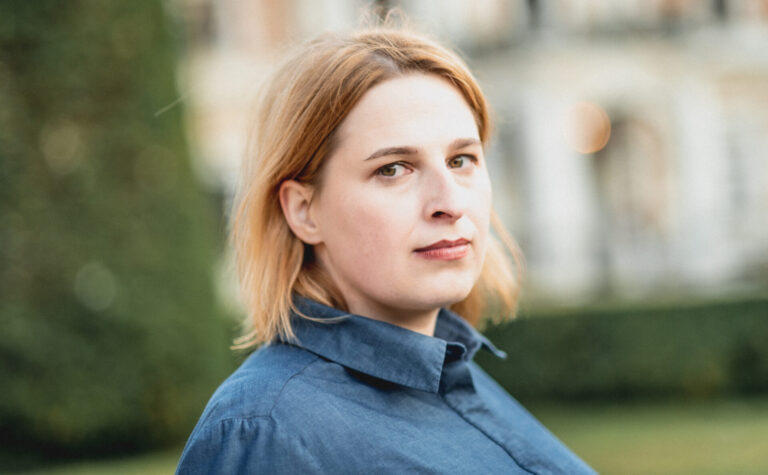 Portraitbild von Natascha Strobl