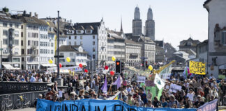 «Wir kaufen den Kapitalismus»: Wie zwei Anwohner:innen den Immobilienmarkt in ihrer Heimatgemeinde aufmischen