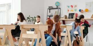 Einteilung nach Leistung in der Volksschule: Streitpunkt im Kampf um Chancengleichheit Schule ohne Selektion Jugendliche