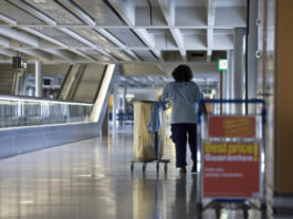 Werden Löhne bald per Gesetz gesenkt? salaires minimaux cantonaux