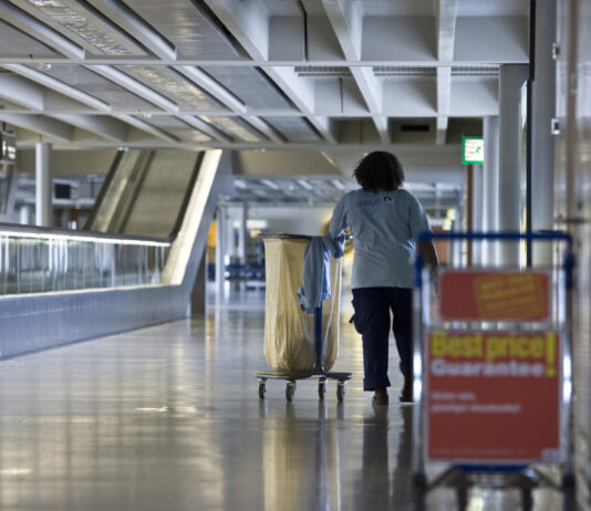 Werden Löhne bald per Gesetz gesenkt? salaires minimaux cantonaux