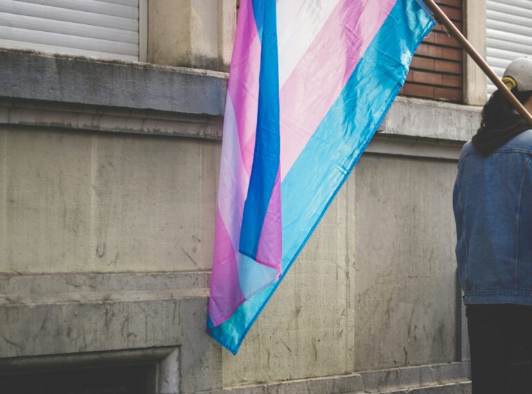 Angriff auf trans Menschen: SVP ignoriert wissenschaftlichen Konsens