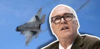 Bundesrat hält am Kauf der F-35 fest – diese Szenarien sind jetzt möglich Collage aus einem Porträt eines Mannes in Anzug, Hemd, Krawatte und Brille, der spricht, vor blauem Himmel und einem dahinter in steilem Flug gezeigten Kampfjet (F-35).