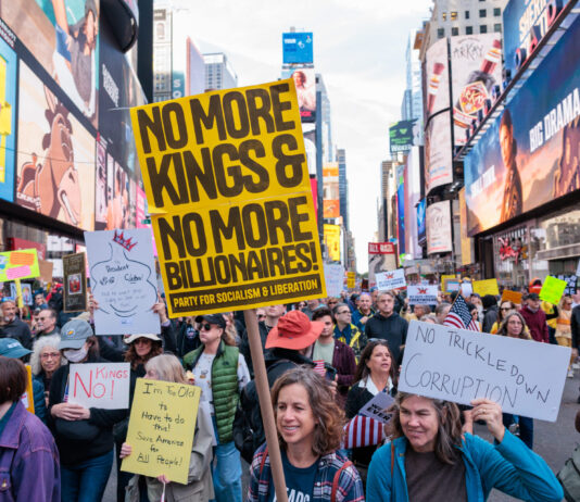 Good News im Oktober – No Kings, Nahost und mehr Schutz für Gewaltopfer