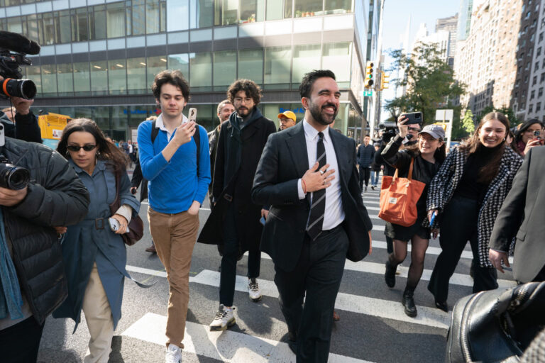 Zohran Mamdani: Demokratischer Sozialist wird Bürgermeister von New York