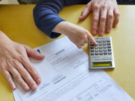 Gegen die Verschuldung: Basel-Stadt will die Steuern direkt vom Lohn abziehen