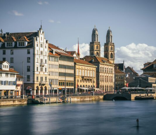 Stadt Zürich: Mittelstandshaushalte könnten bald bis zu 6’000 Franken sparen In der Stadt Zürich könnten Mittelstandshaushalte bald bis zu 6'000 Franken sparen