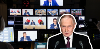 Anti-SRG-Initiative: Russland mischt mit In einer schwach beleuchteten Video-Regie steht im Vordergrund ein Multimedia-Mischpult, dahinter sind mehrere Kontrollmonitore zu sehen, die Aufnahmen einer Medienkonferenz des Bundesrats zur Anti-SRG-Initiative (Tische, Redner und Schweizer Flaggen) zeigen. Darauf überlagert ist Wladimir Putin, ein Mann in dunklem Anzug und Krawatte, der hinter einem Pult mit zwei Mikrofonen steht und offenbar zu einem Publikum spricht.