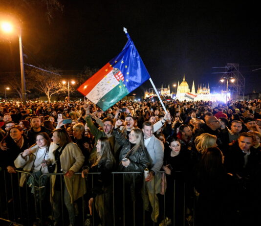 Good News im April: Orbán wurde abgewählt, der Amazonas erholt sich, Notfallnummer 142 endlich verfügbar