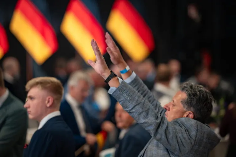 Premiere seit Hitler: Rechtsextreme Partei kommt in Sachsen-Anhalt an die Macht